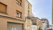 Vista exterior de Casa o xalet en venda en Vilafranca del Penedès amb Terrassa i Balcó