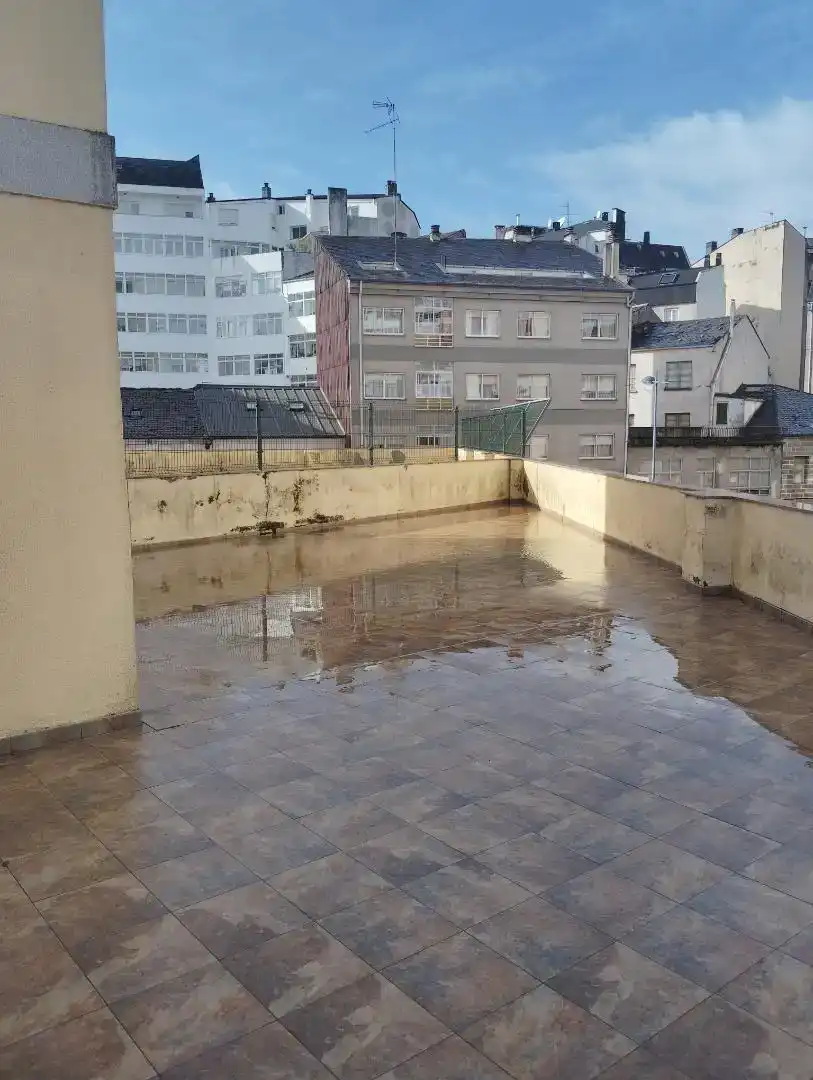Terrasse von Wohnung zur Miete in Lugo mit Privatgarten, Abstellraum und Möbliert