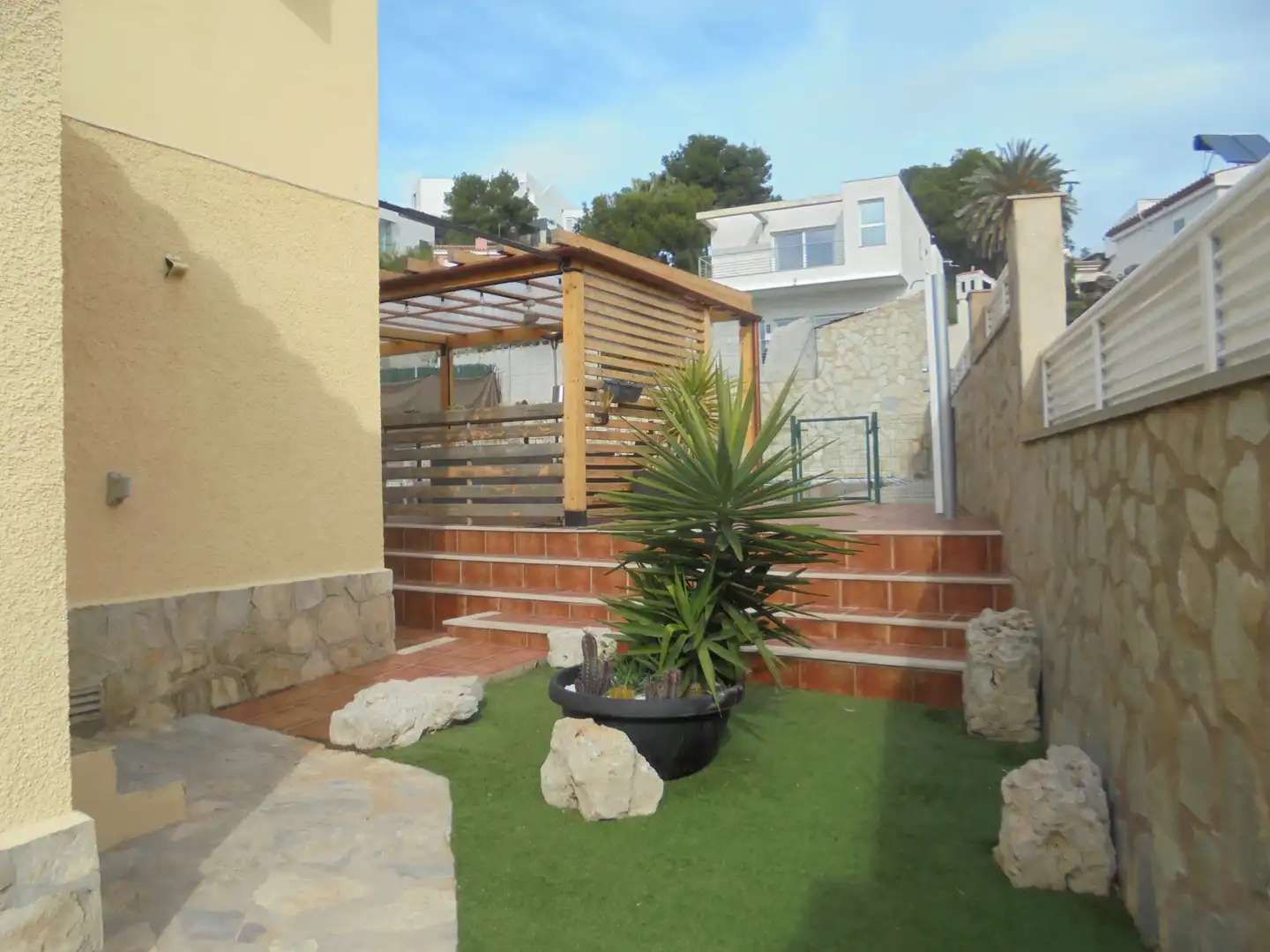 Chalet con terraza en venta en Montornés - Las Palmas - El Refugio