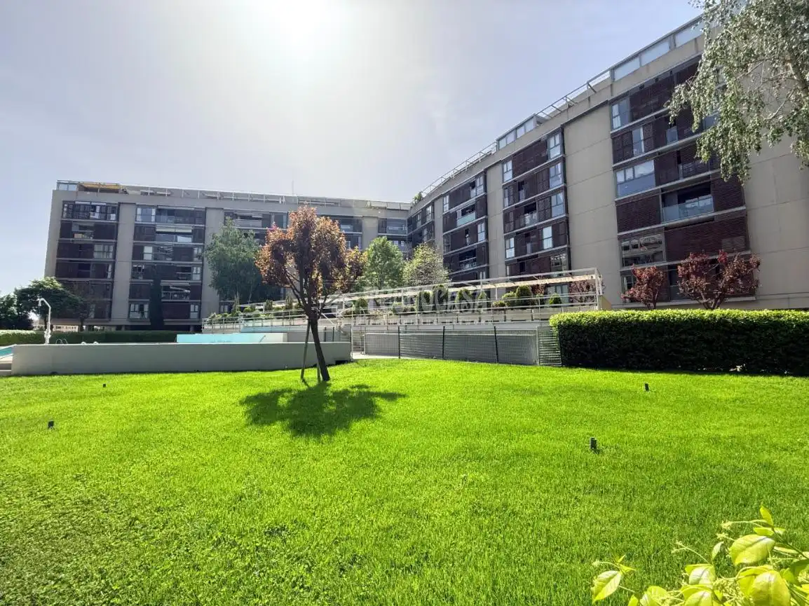 Vista exterior de Pis en venda en Madrid amb Aire condicionat, Calefacció i Terrassa