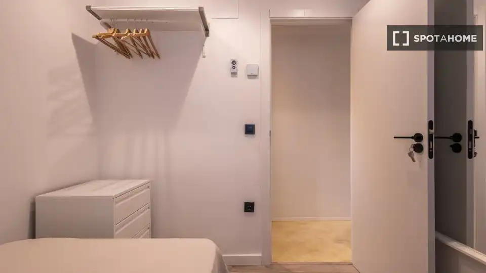 Habitación de Piso de alquiler en Valencia con Aire acondicionado, Calefacción y Amueblado