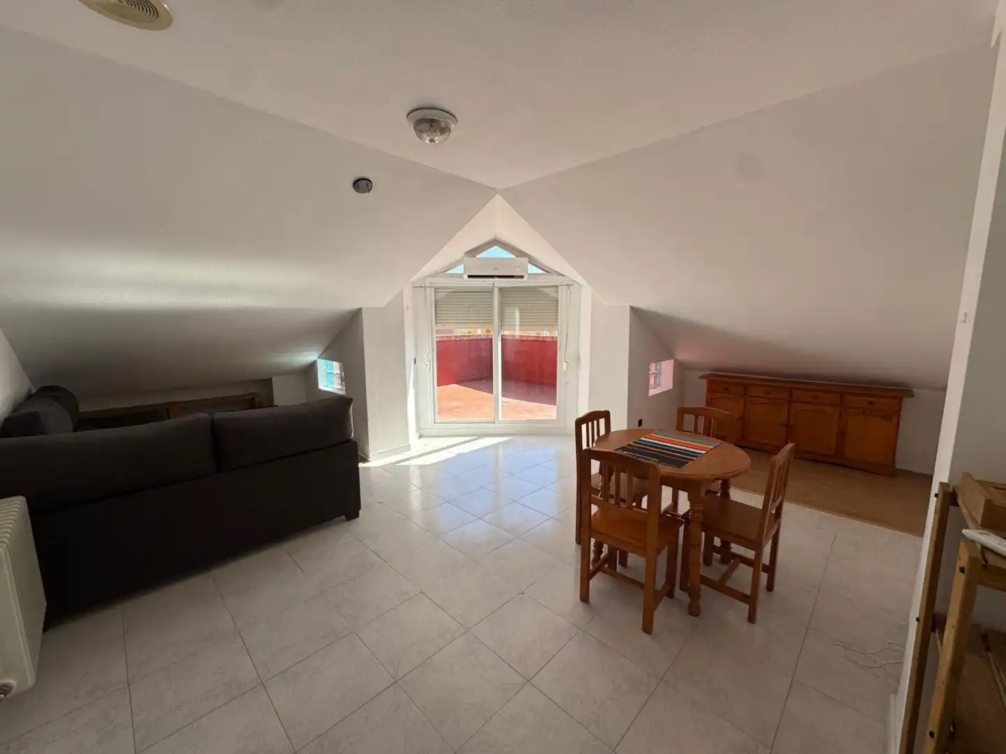 Attic for rent in Valdepeñas  with Air Conditioner, Heating and Terrace