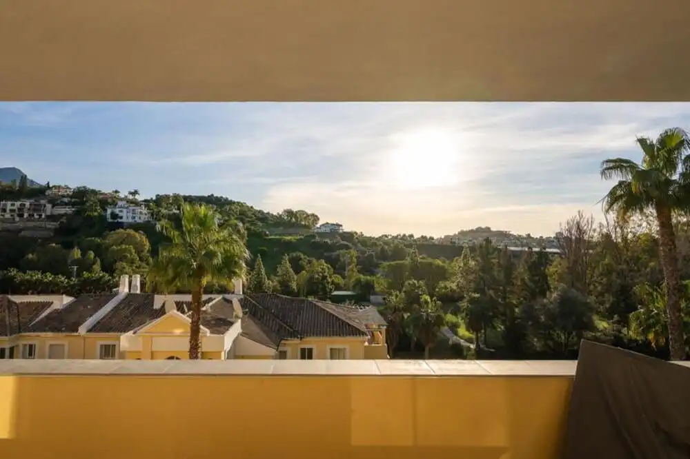 Apartamento con piscina en venta en Benahavís pueblo, imagen 11