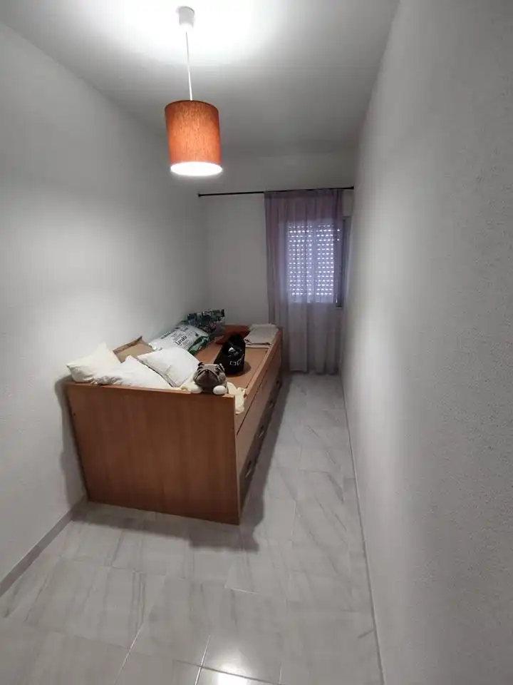 Flat for rent in Calle Pedro Nieto, Los Pinos - El Pilar