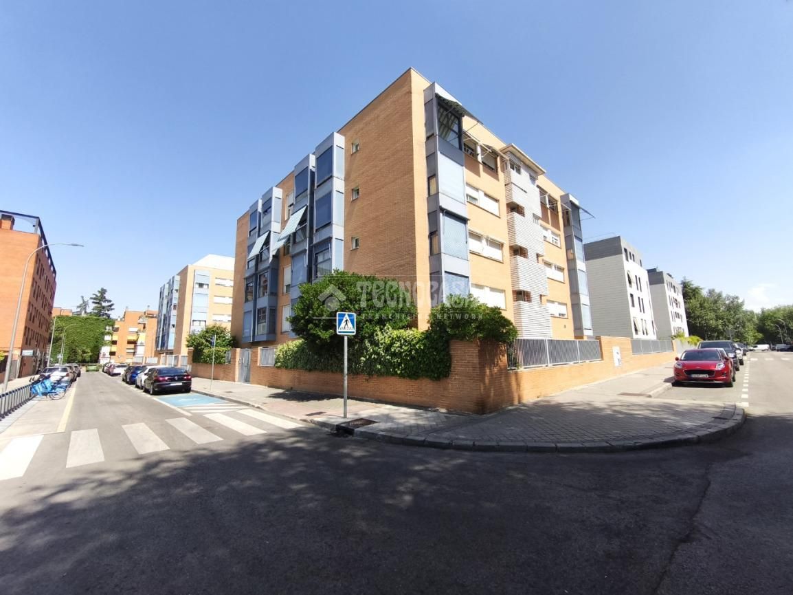 Flat for sale in Alameda de Osuna