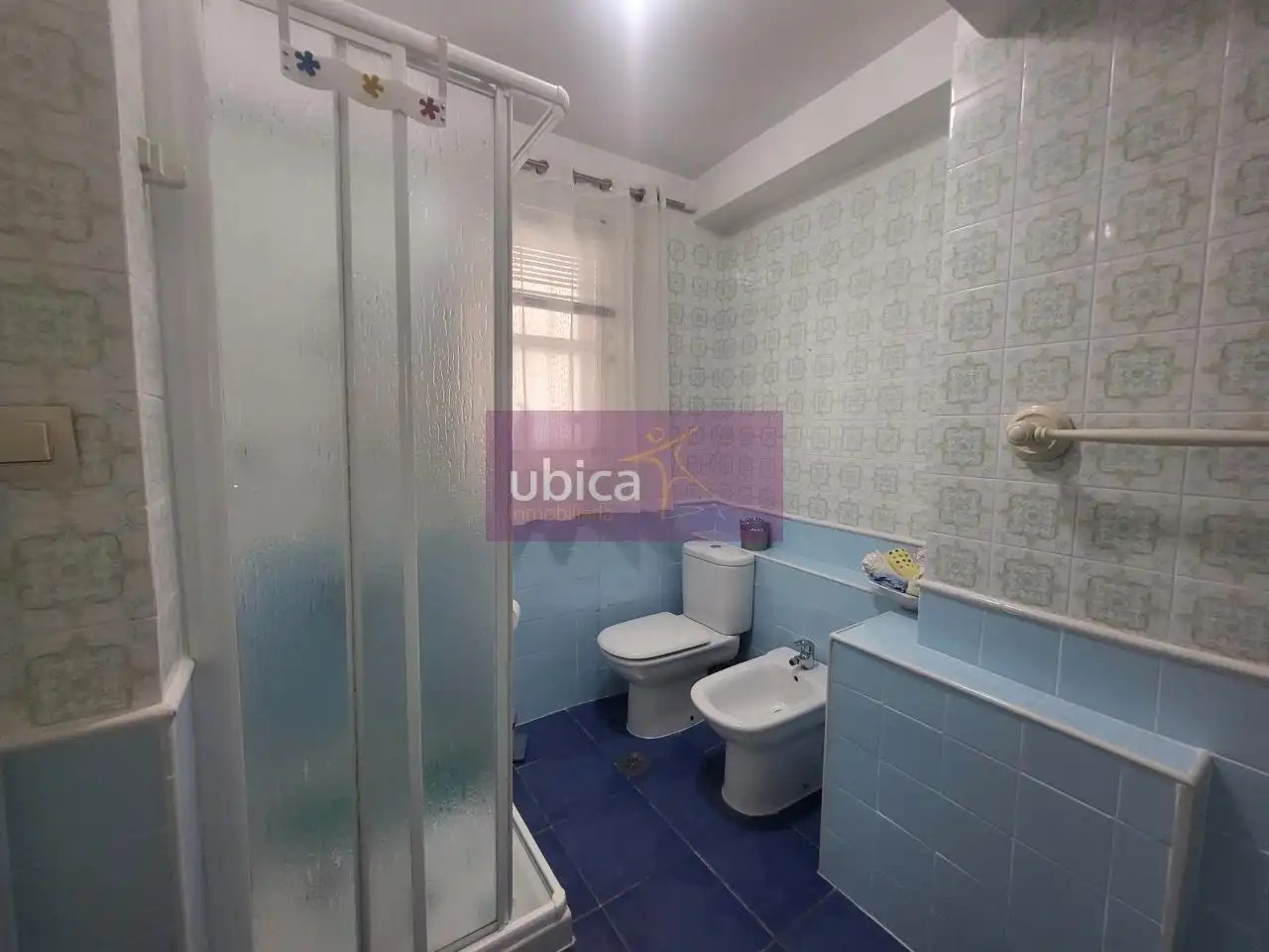Bathroom of Flat for sale in Vigo   with Heating, Parquet flooring and Terrace