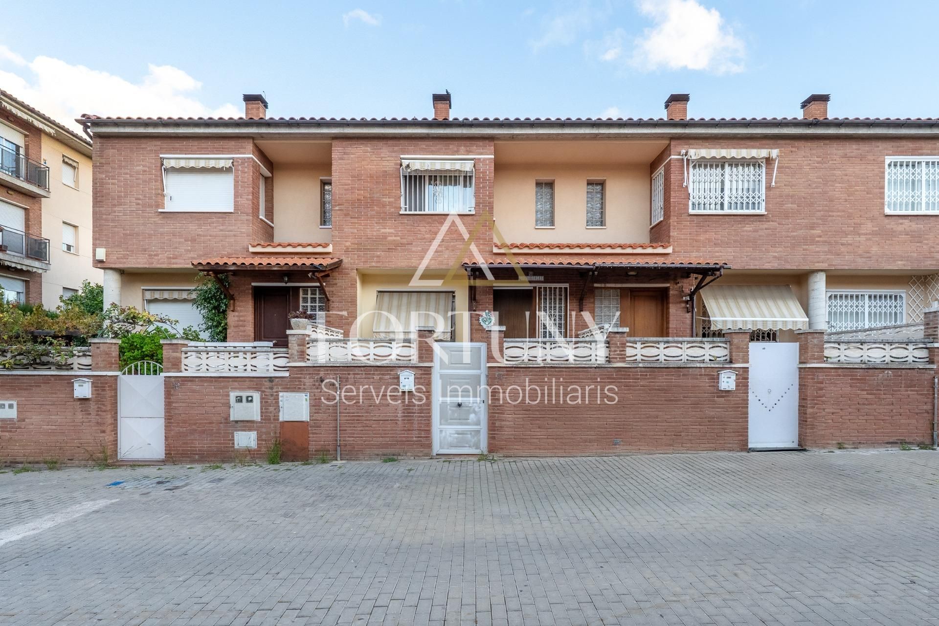 Vista exterior de Casa adosada en venta en  Tarragona Capital con Aire acondicionado, Jardín privado y Terraza