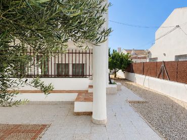Detached house with balcony for sale in Santiago de la Ribera