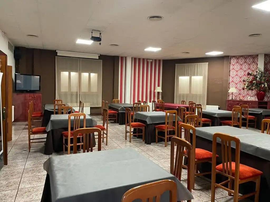 Local comercial en venta en El Carpio, imagen 2