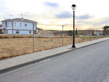 Terrenos y solares en venta en Calle ROSALIA DE CASTRO