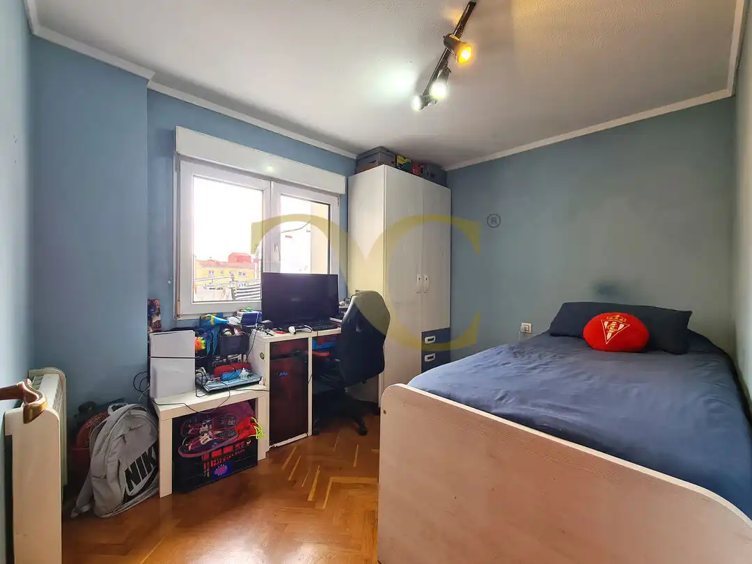 Habitación de Piso en venta en Gijón  con Calefacción