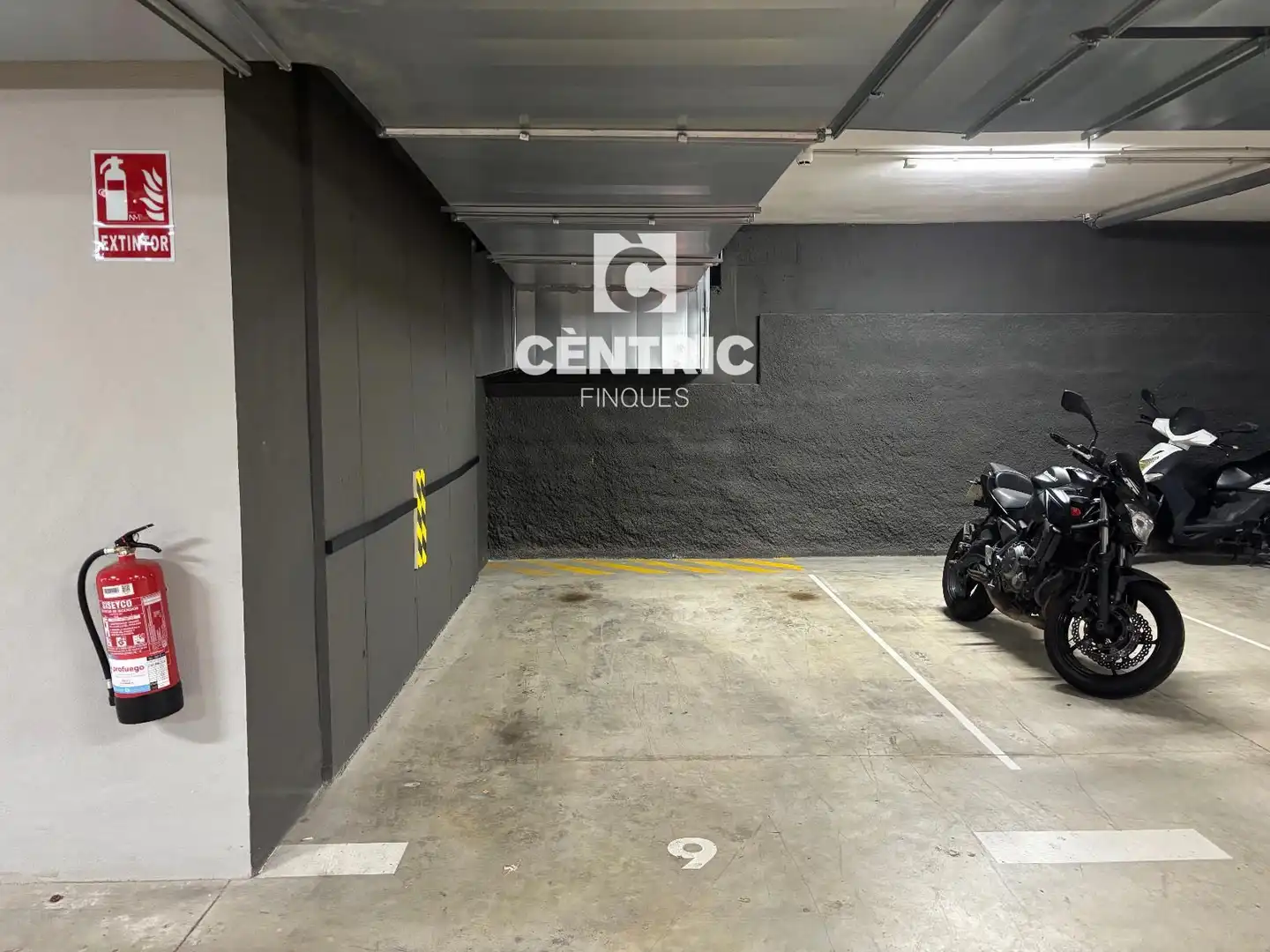 Parking de Piso en venta en Terrassa con Aire acondicionado, Terraza y Trastero
