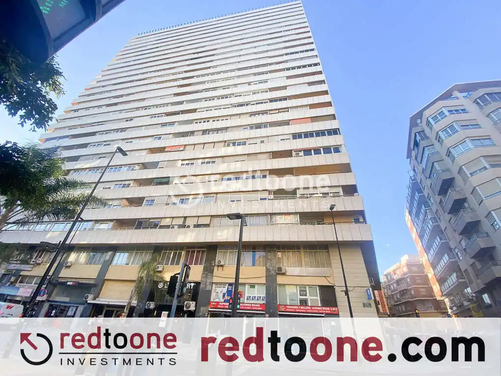 Vista exterior de Piso en venta en Alicante / Alacant con Calefacción