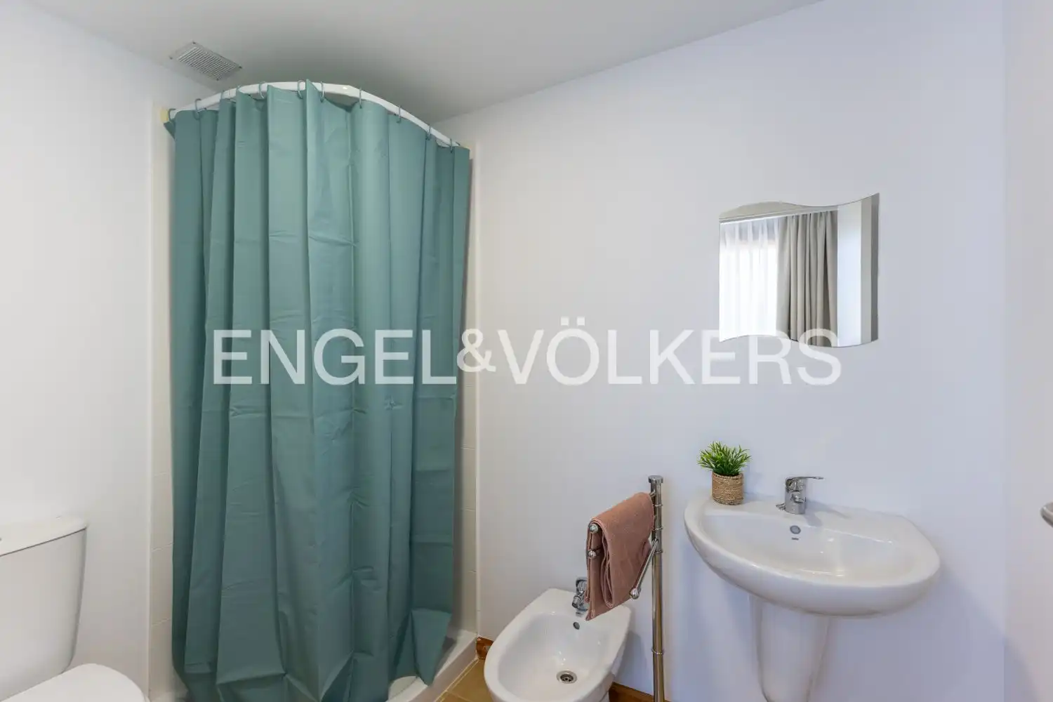 Bathroom of Attic for rent in Chóvar  with Heating, Terrace and Furnished