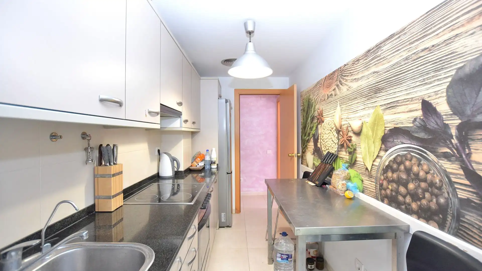 Küche von Wohnung zum Verkauf in Salou mit Klimaanlage, Heizung und Privatgarten