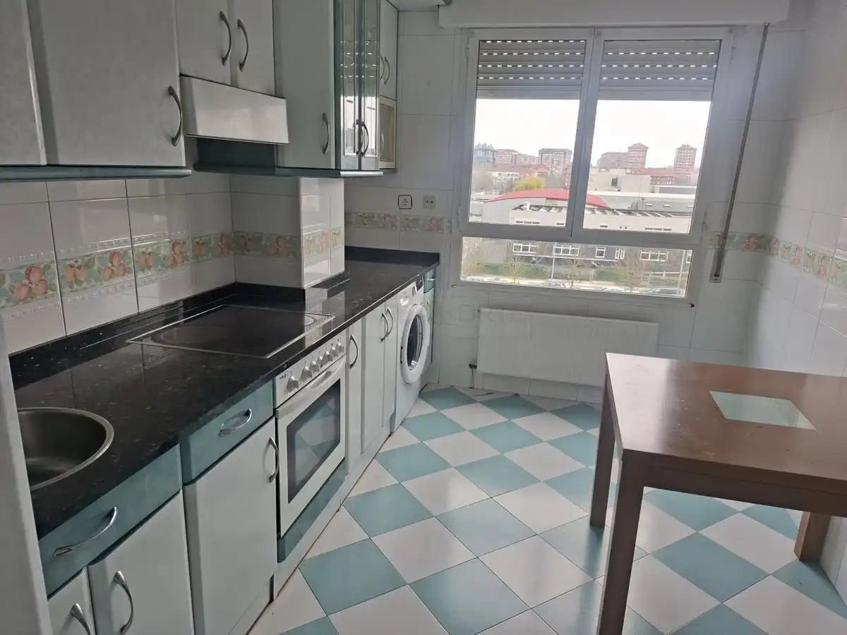 Kitchen of Flat for sale in Vitoria - Gasteiz  with Heating, Parquet flooring and Storage room