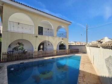 Chalet con piscina en venta en Riba-roja de Túria