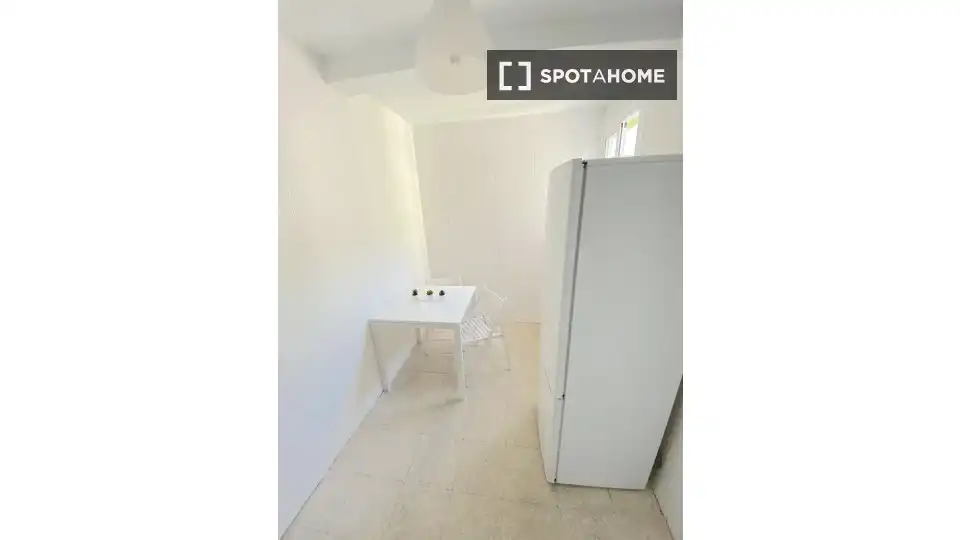 Bedroom of Flat for rent in Sevilla  with Air Conditioner, Heating and Furnished