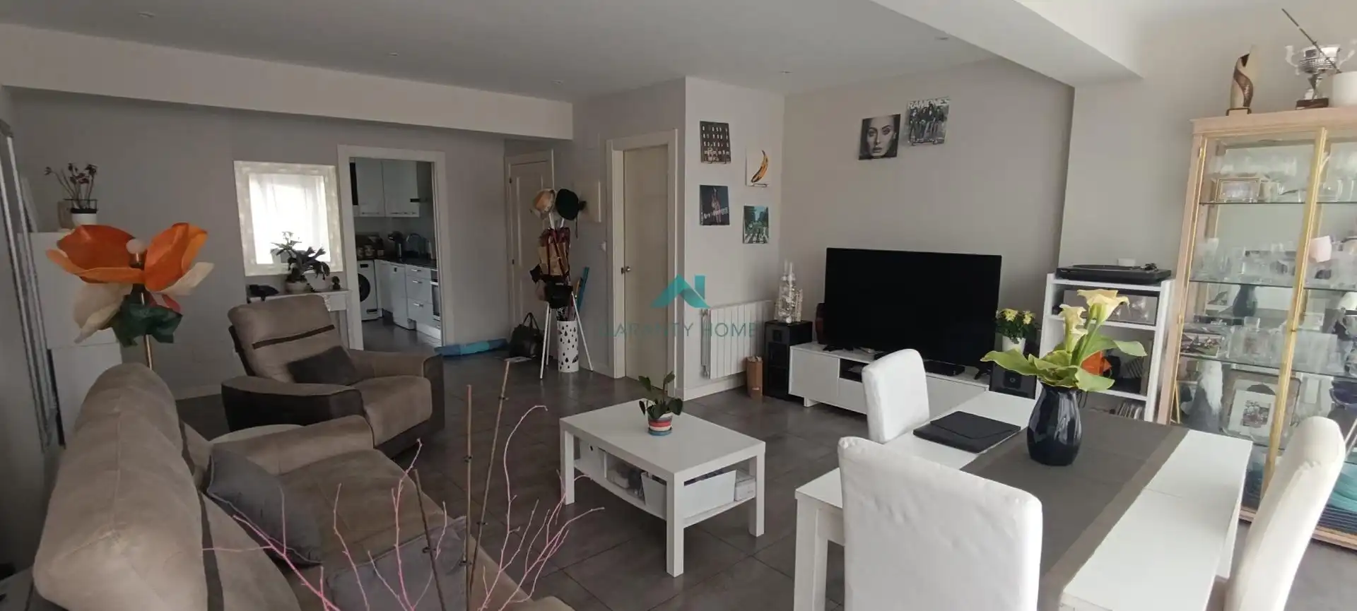 Sala d'estar de Àtic en venda en Laredo amb Calefacció, Jardí privat i Terrassa