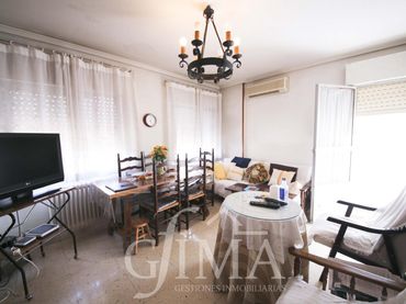 Casa amb balcó en venda a Tomelloso