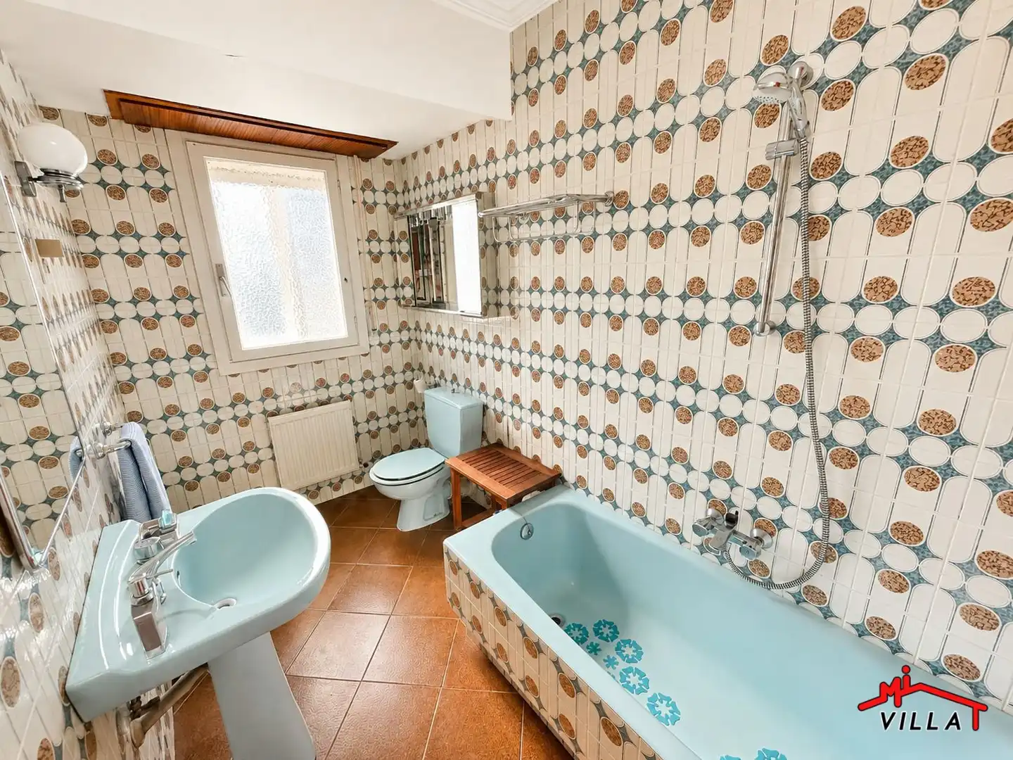 Baño de Piso en venta en Laredo con Calefacción y Terraza