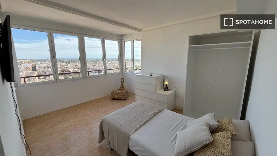 Dormitori de Apartament per a compartir en Elche / Elx amb Aire condicionat, Terrassa i Moblat