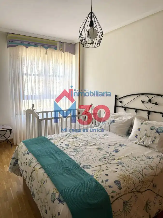 Bedroom of Houses for sale in Miranda de Ebro  with Heating, Terrace and Storage room