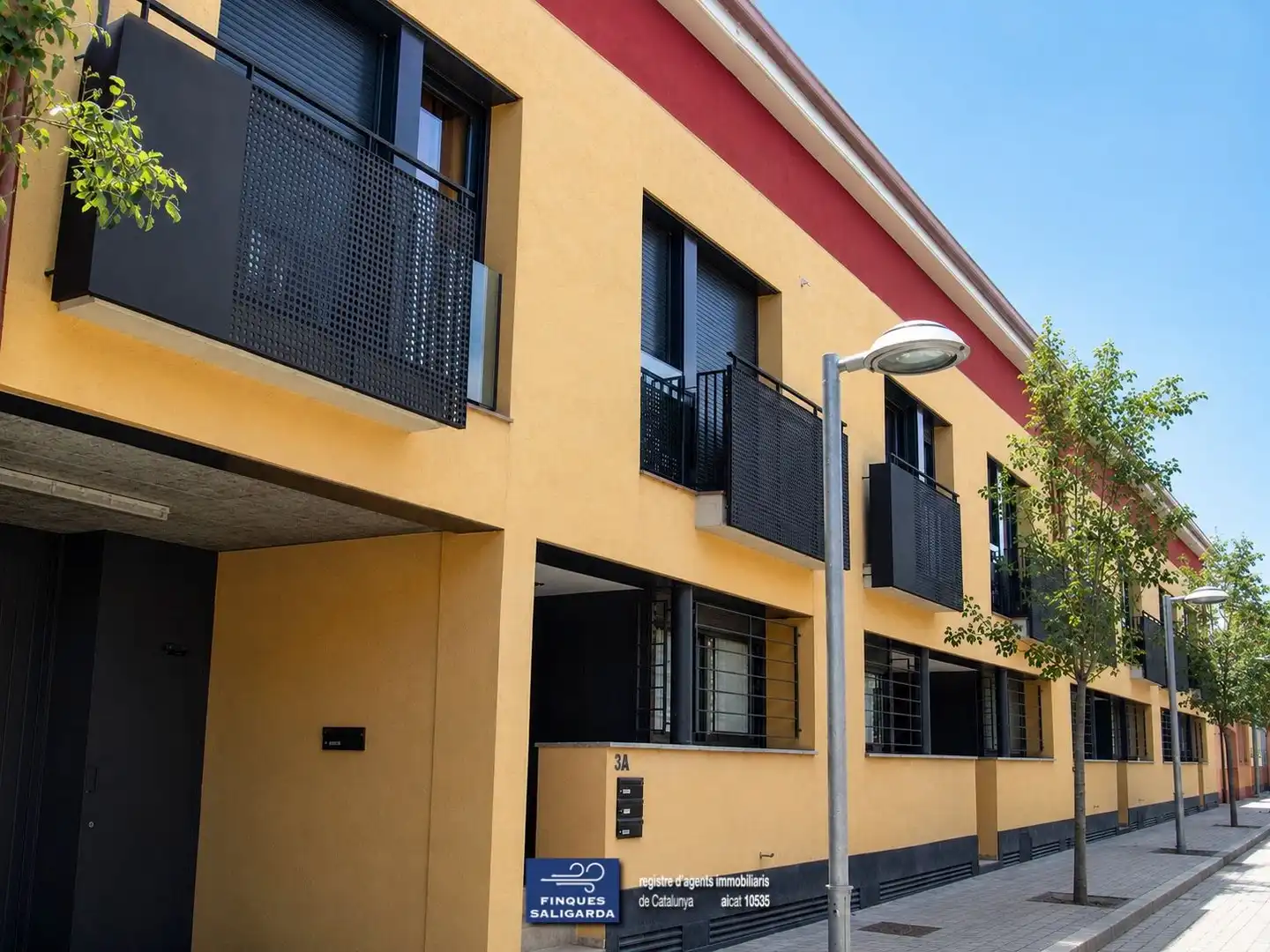 Außenansicht von Maisonette zum Verkauf in Santa Eulàlia de Ronçana mit Klimaanlage, Heizung und Terrasse
