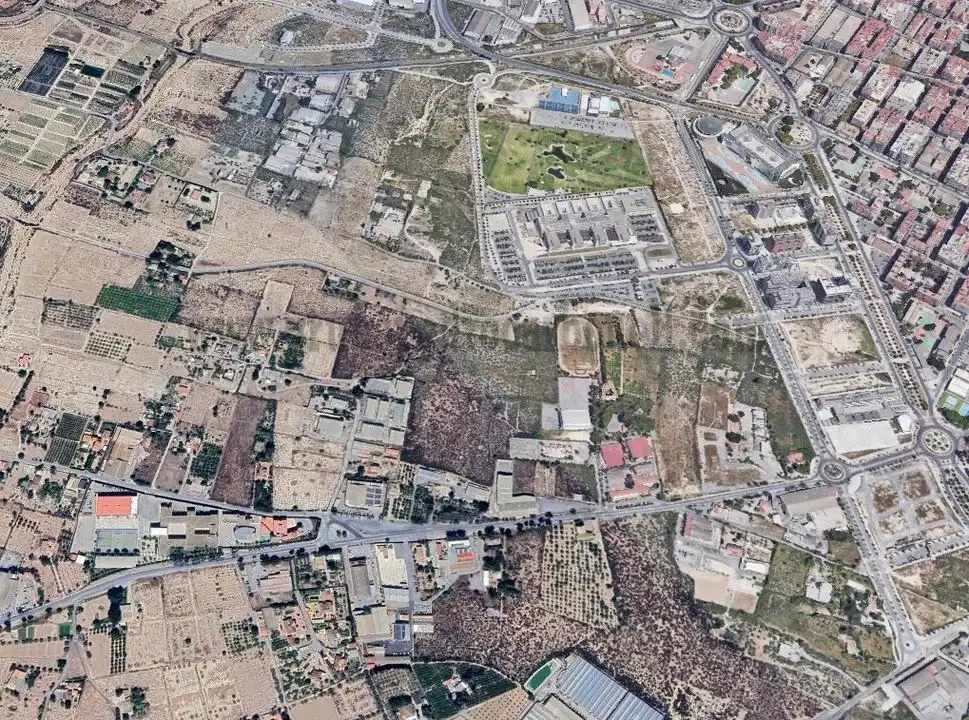 Industrial building to rent in Elche ciudad