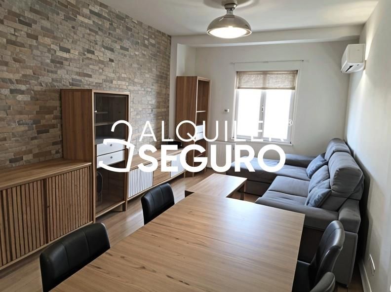 Sala de estar de Piso de alquiler en  Sevilla Capital con Aire acondicionado y Amueblado