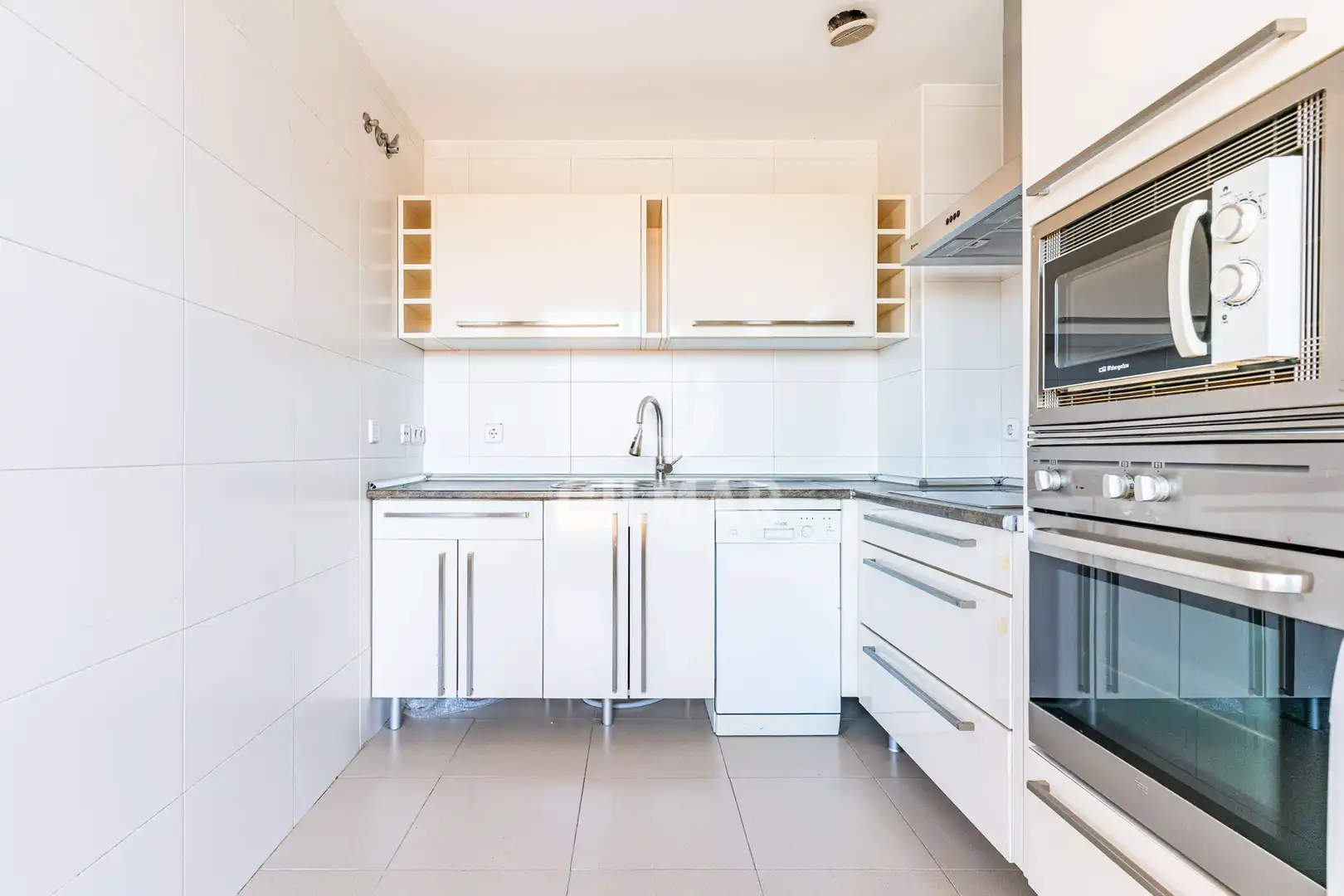 Küche von Dachboden zum Verkauf in Madrid mit Heizung, Privatgarten und Abstellraum
