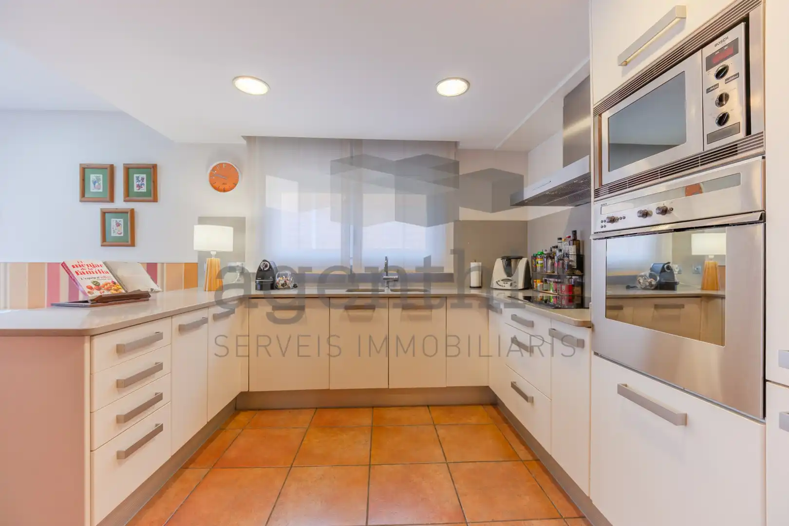 Cocina de Casa o chalet en venta en Quart con Aire acondicionado, Calefacción y Piscina