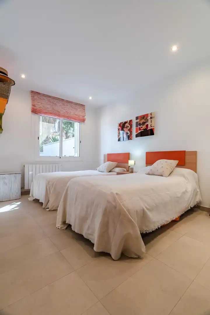 Dormitori de Casa o xalet en venda en Cambrils amb Aire condicionat, Calefacció i Jardí privat
