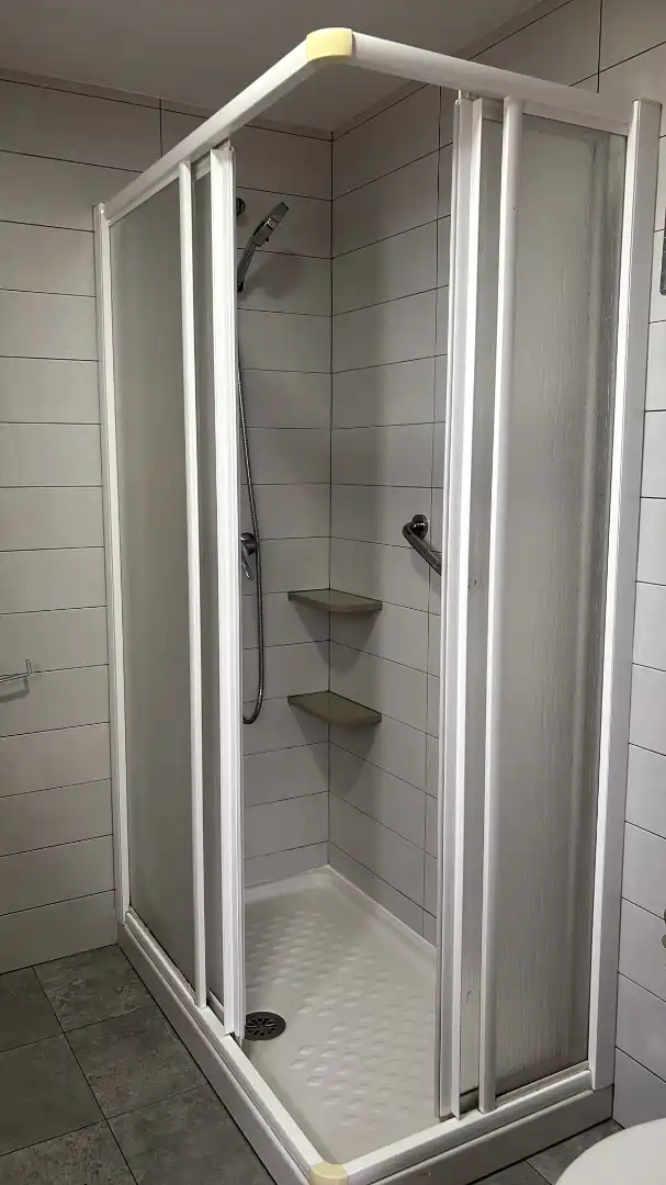 Bany de Apartament de lloguer en Vigo  amb Calefacció, Parquet i Moblat