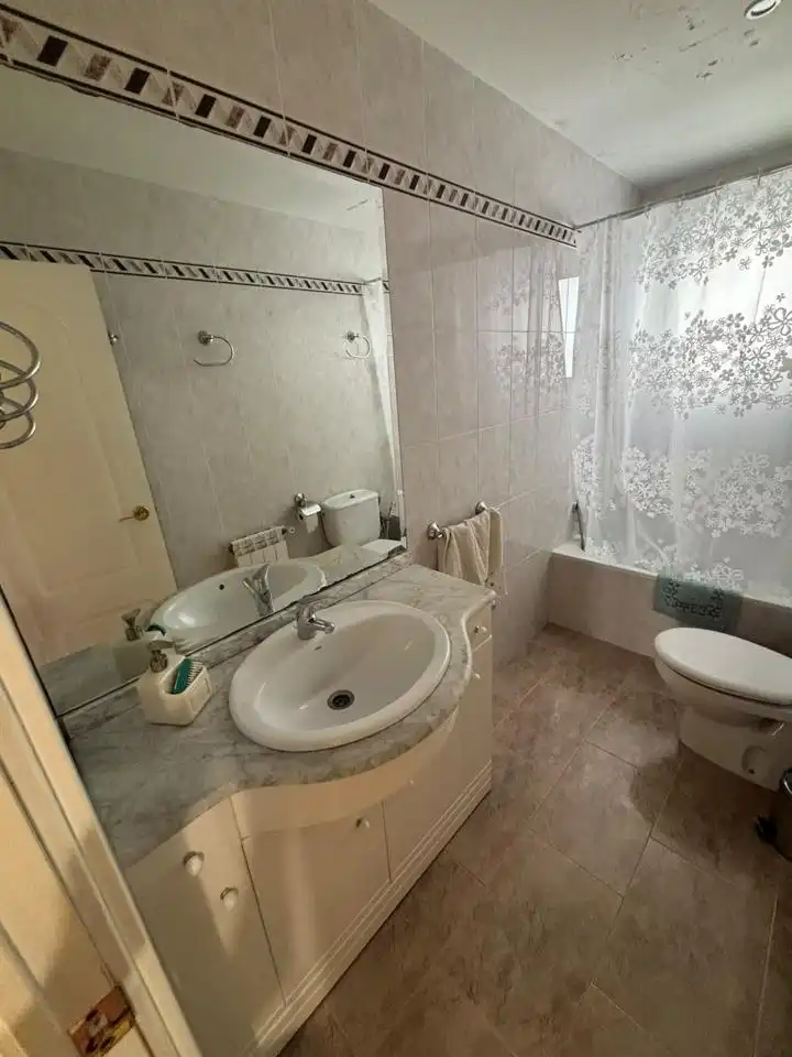 Bathroom of Flat for sale in Zaragoza  with Air Conditioner, Heating and Terrace