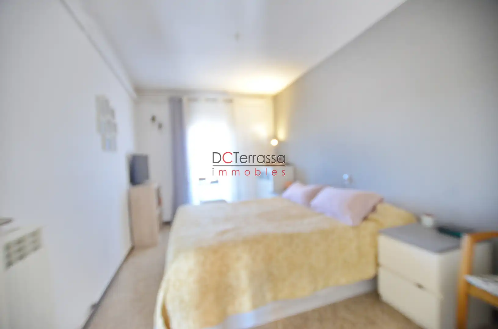 Habitación de Ático en venta en Terrassa con Aire acondicionado, Calefacción y Terraza