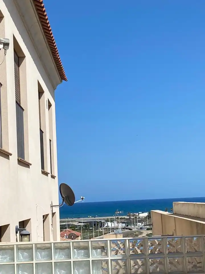 Vista exterior de Planta baja de alquiler en Cuevas del Almanzora con Aire acondicionado, Terraza y Amueblado