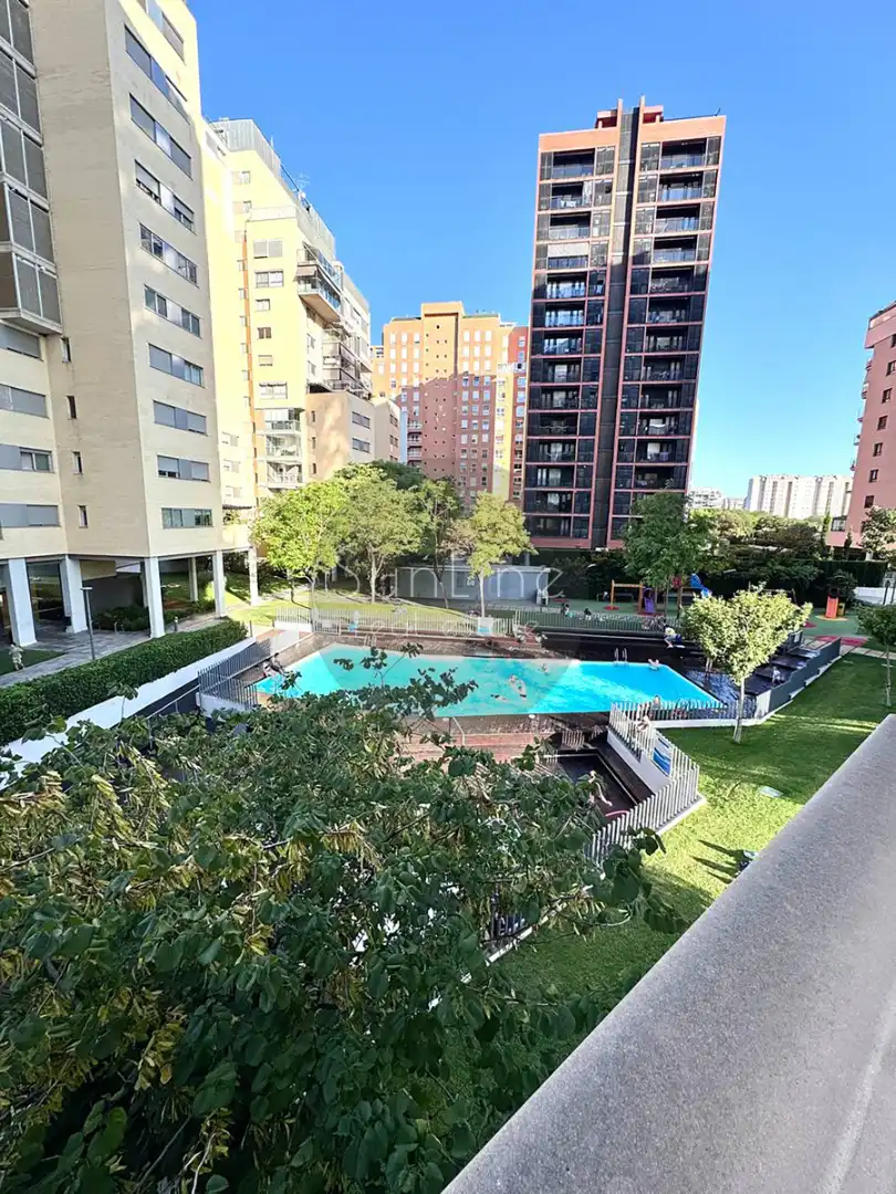 Piscina de Piso de alquiler en Valencia con Aire acondicionado, Terraza y Piscina comunitaria