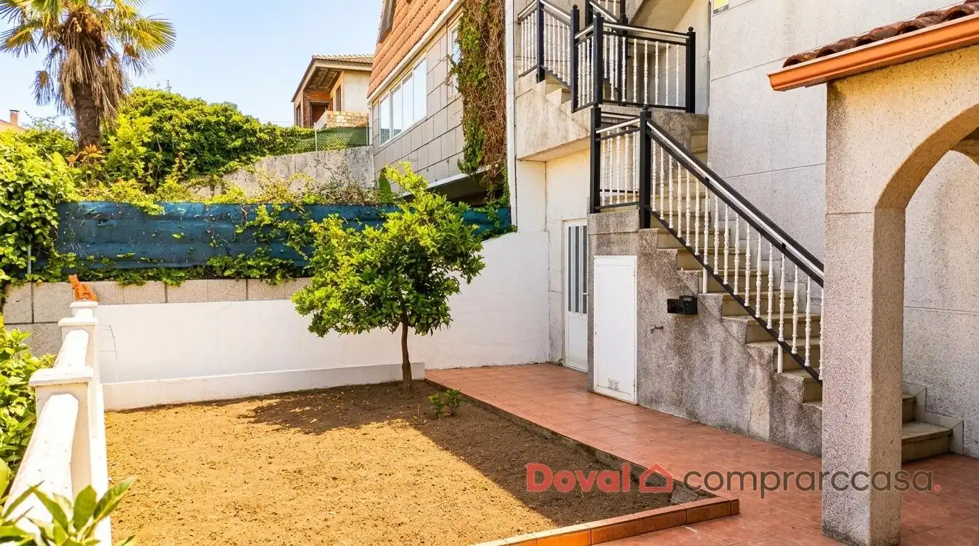 Exterior view of Houses for sale in Vigo   with Heating, Private garden and Parquet flooring