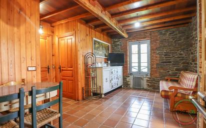 Casa adosada en venda en Mieres (Asturias) amb Calefacció, Parquet i Terrassa