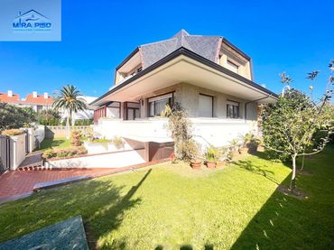 Villa con balcone in vendita a Santoña