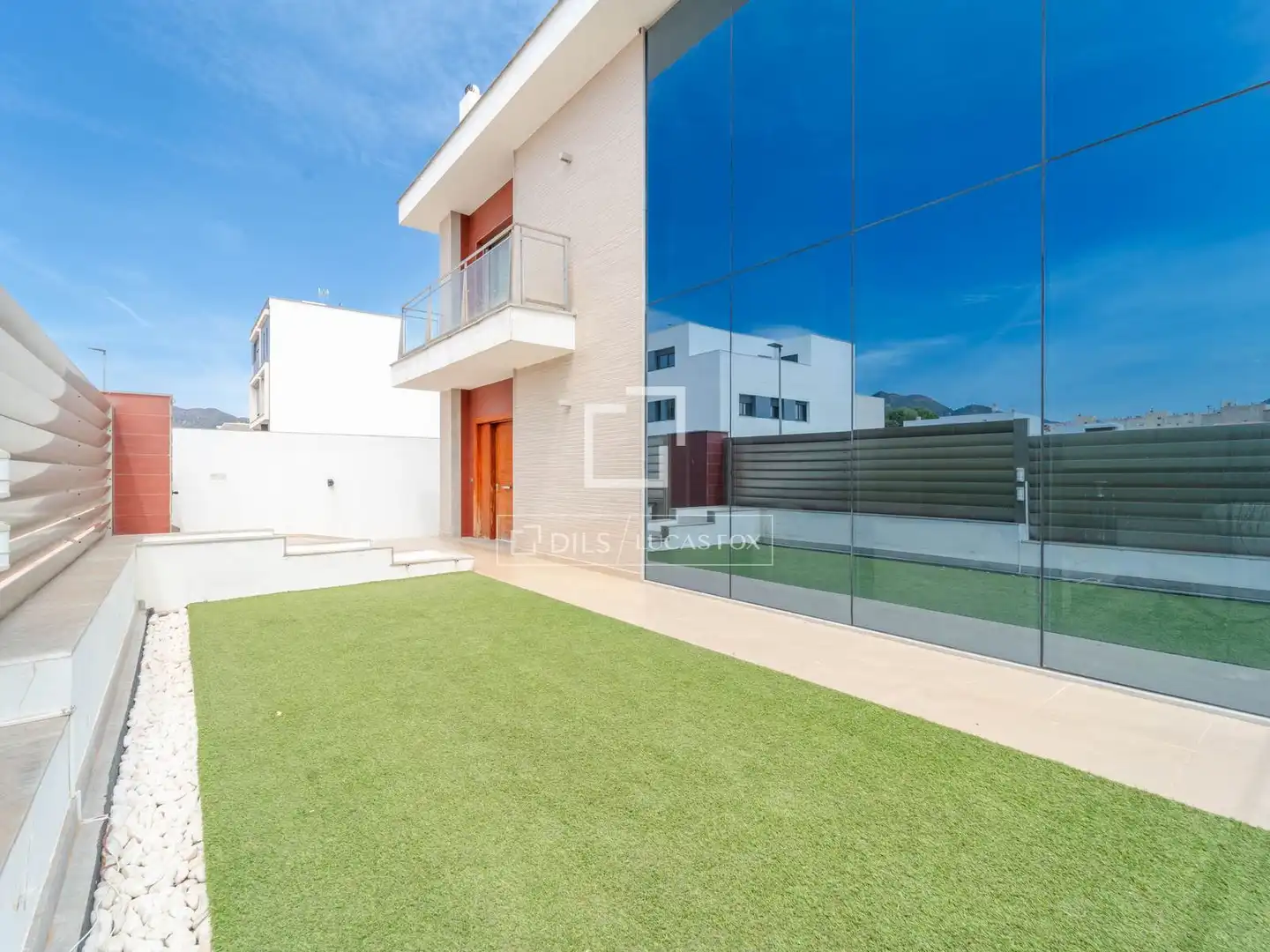 Vista exterior de Casa o xalet en venda en La Vall d'Uixó amb Aire condicionat, Calefacció i Jardí privat