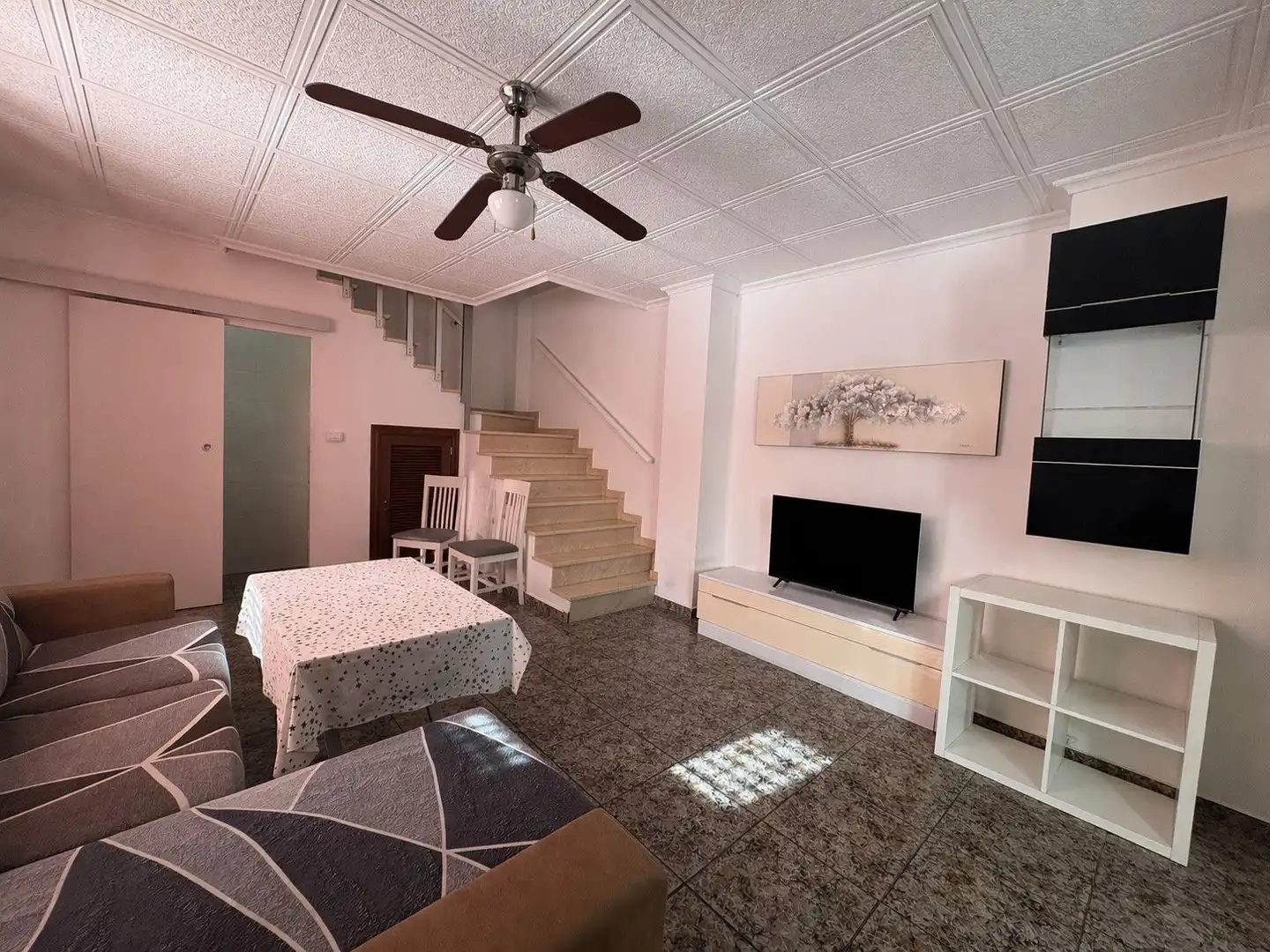 Houses for sale in Sueca  with Air Conditioner, Terrace and Storage room