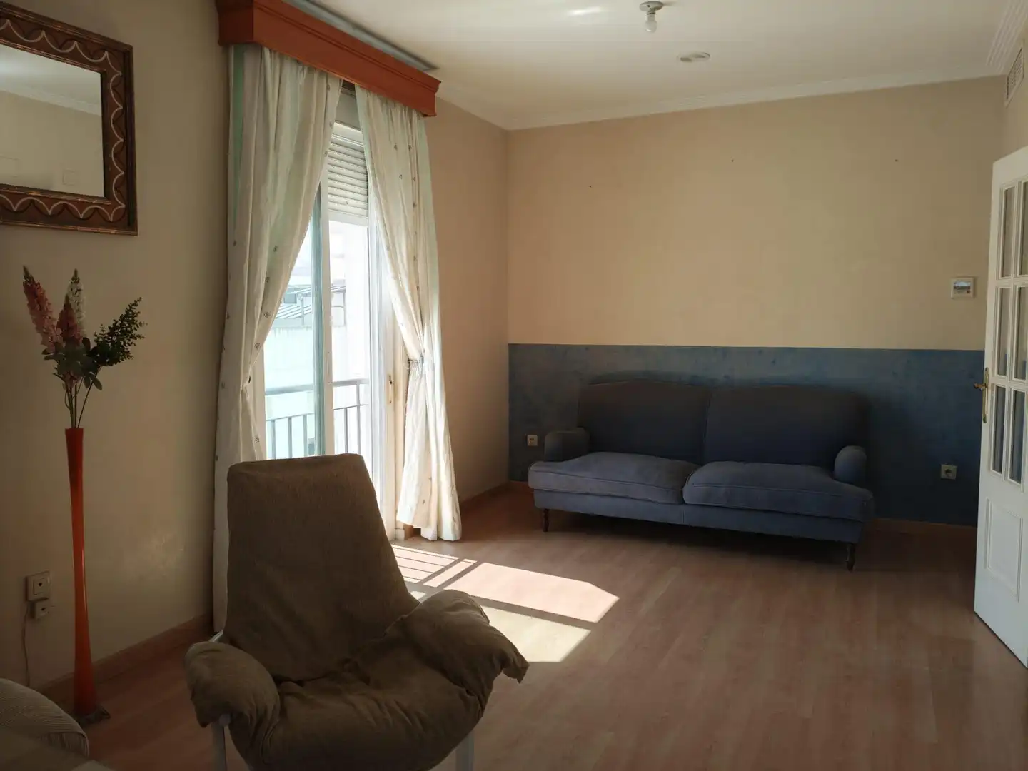 Sala de estar de Piso en venta en Sevilla con Balcón y Jacuzzi