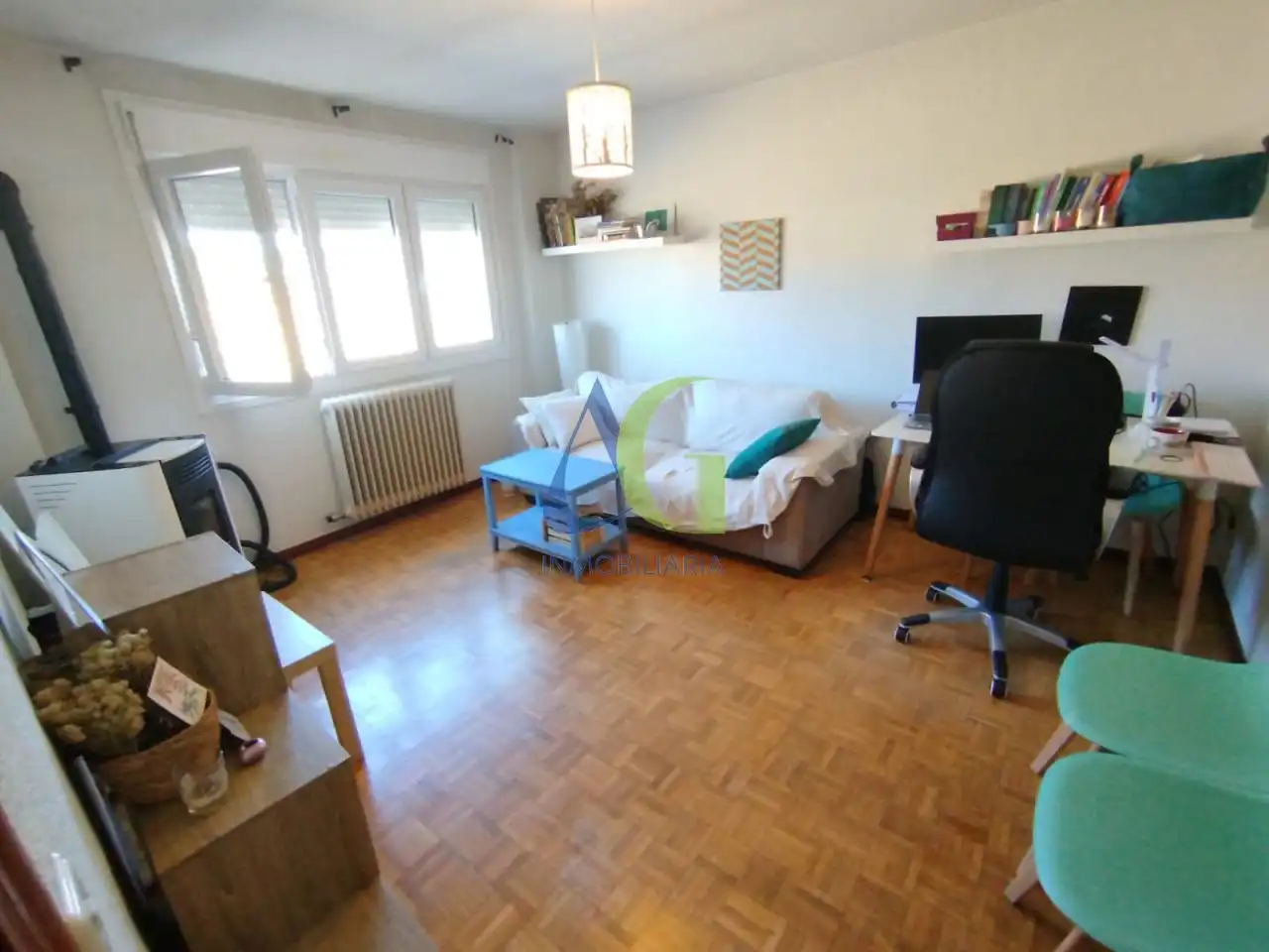 Sala de estar de Apartamento en venta en Villaquilambre con Calefacción y Trastero