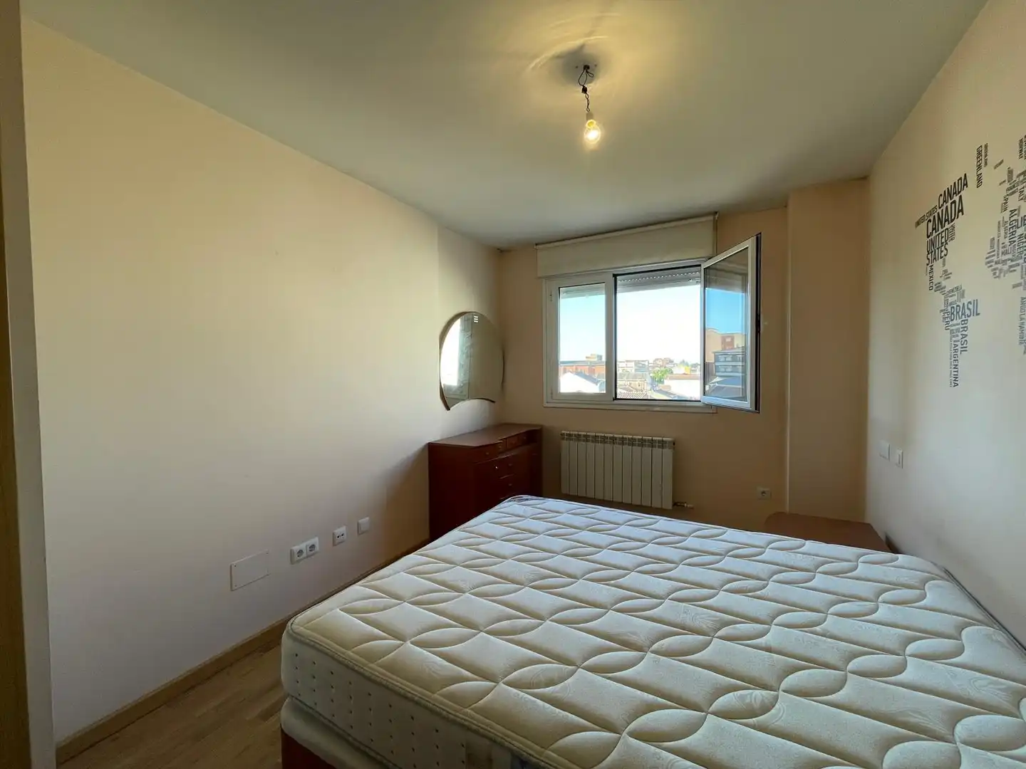 Schlafzimmer von Dachboden zur Miete in Venta de Baños mit Heizung, Parkett und Terrasse