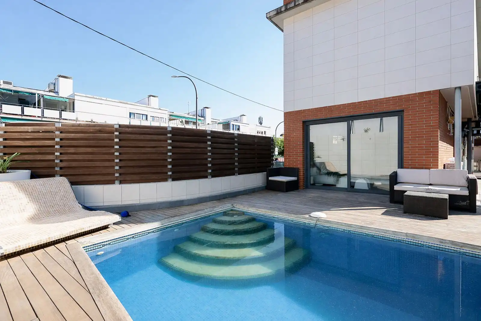 Swimming pool of Houses for sale in Castelldefels  with Air Conditioner, Heating and Parquet flooring