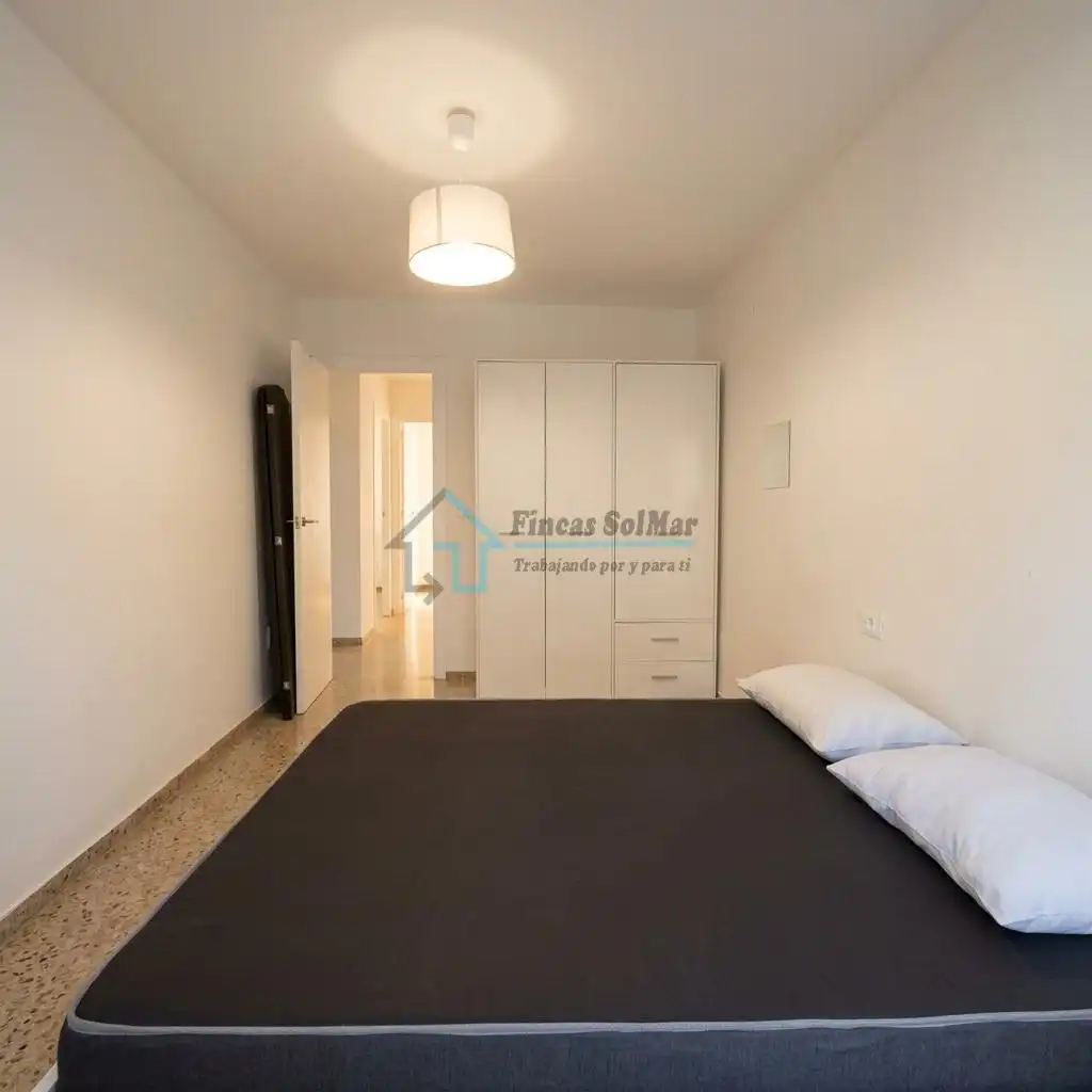 Dormitori de Apartament en venda en Castellón de la Plana / Castelló de la Plana amb Moblat i Balcó