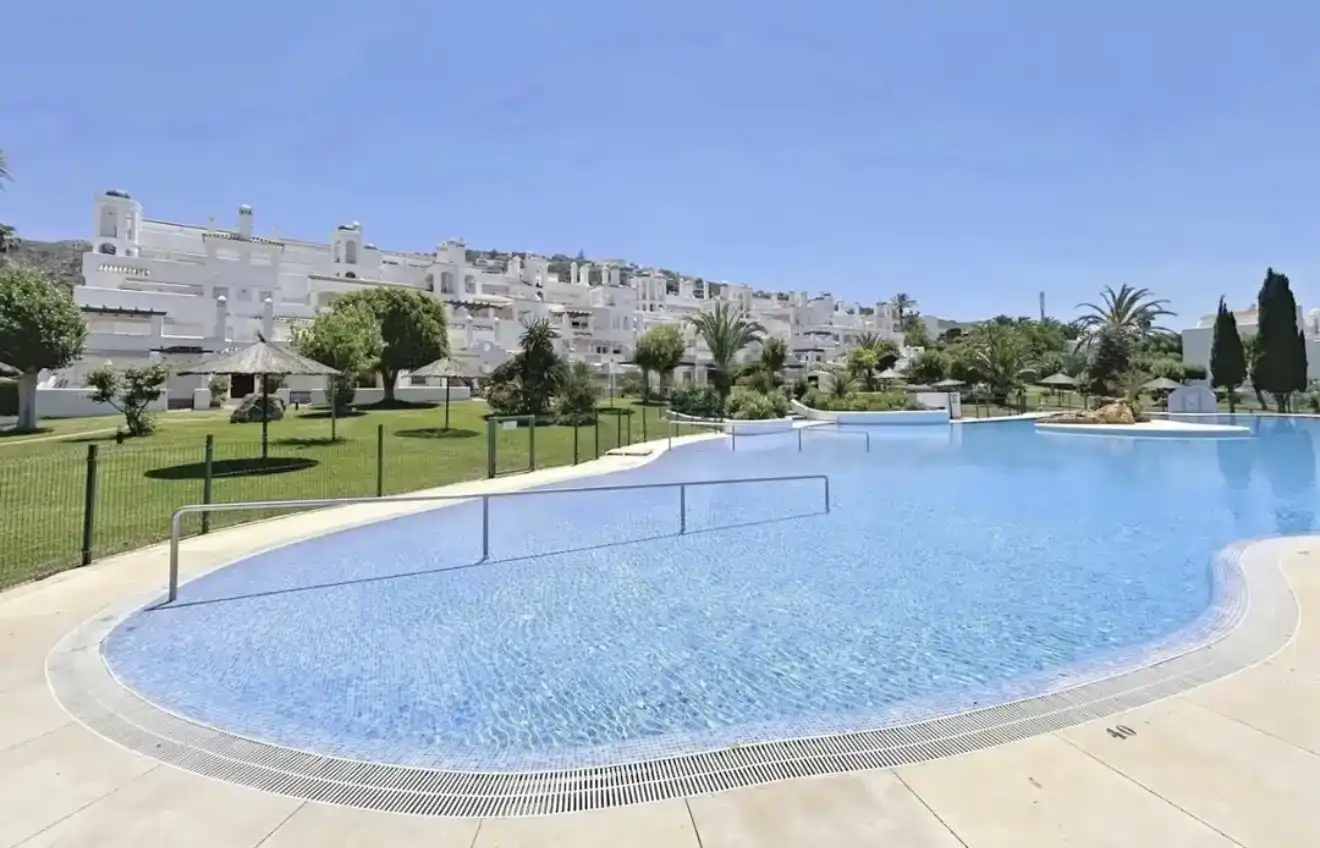 Piscina de Pis en venda en Zahara de los Atunes amb Aire condicionat, Piscina i Balcó