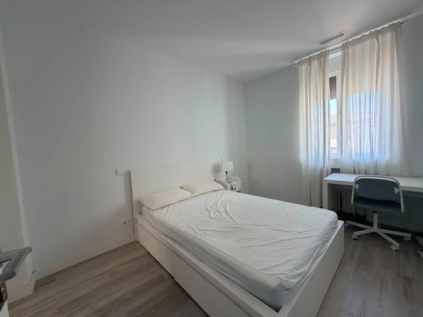 Bedroom of Flat for sale in Madrid  with Air Conditioner, Heating and Storage room